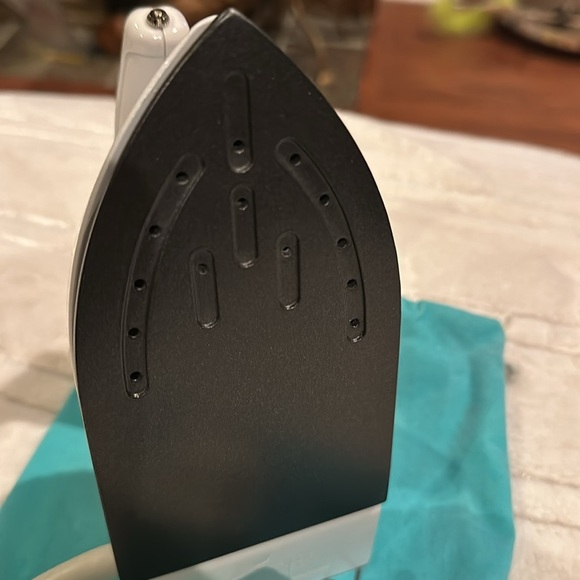 Moulinex Travel Jet iron 220v - great for trips to Europe and Asia! - Picture 3 of 5